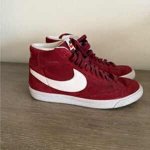 Nike SB Blazer Mid in Team Red